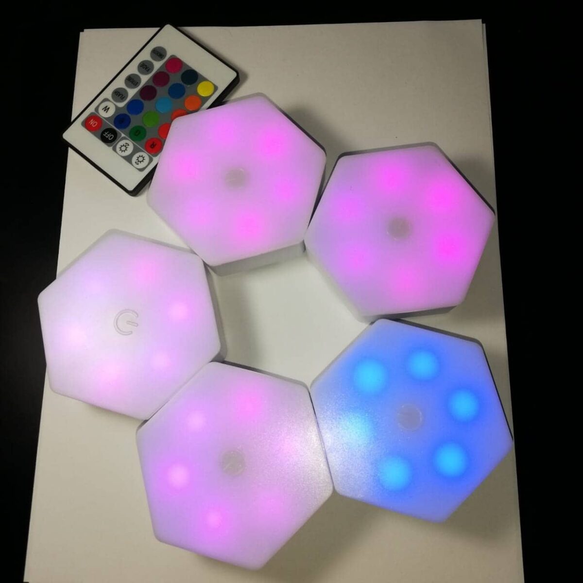 LUZ LED HEXAGONAL Multicolor con control remoto - Imagen 9