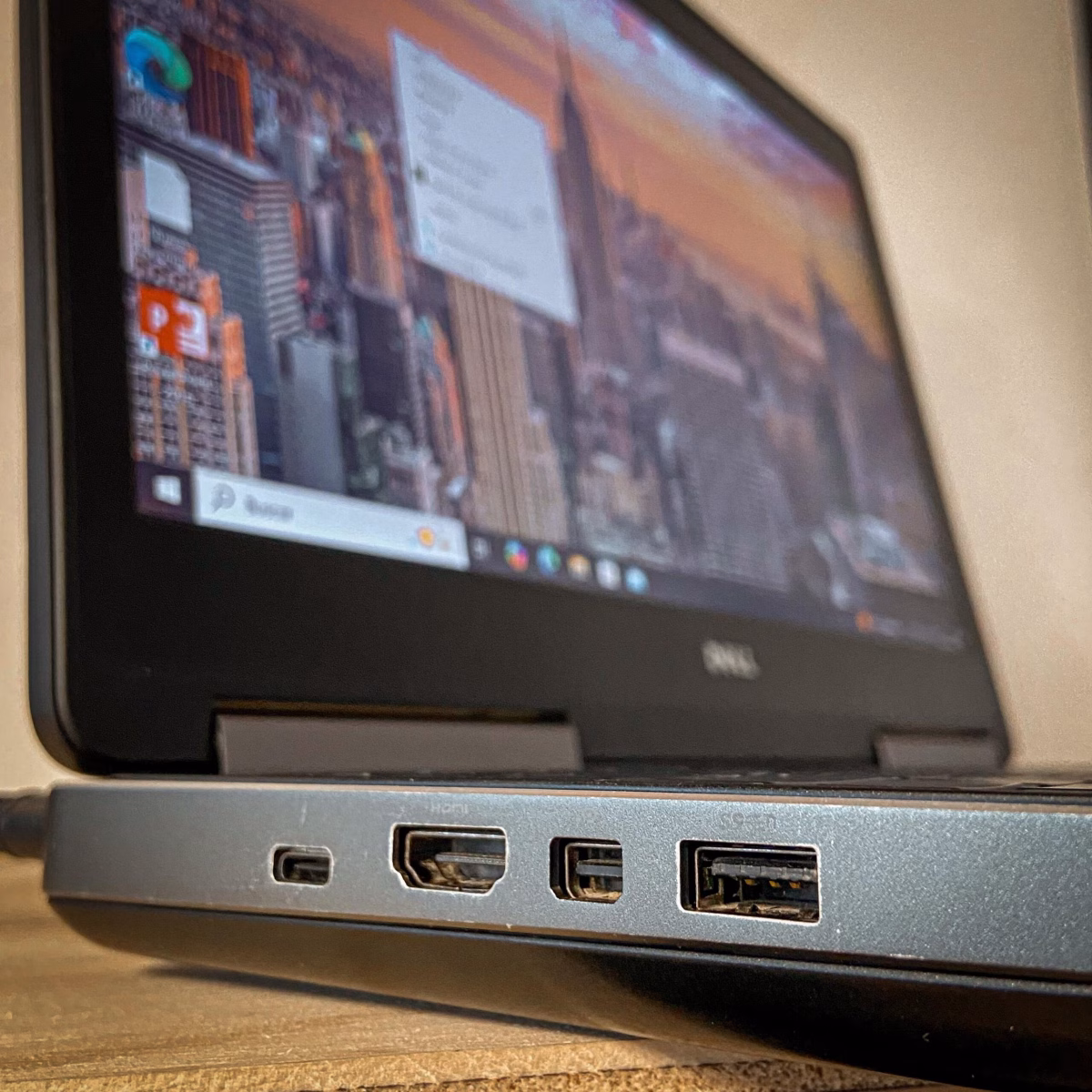 Notebook Workstation Dell Precision 7510 | Core i7 6ta Gen | 24GB de Ram – 512GB SSD alta velocidad | NVIDIA Quadro M1000M 2GB de Video | TOUCH SCREEN Renovado Excelentes condiciones - Imagen 3