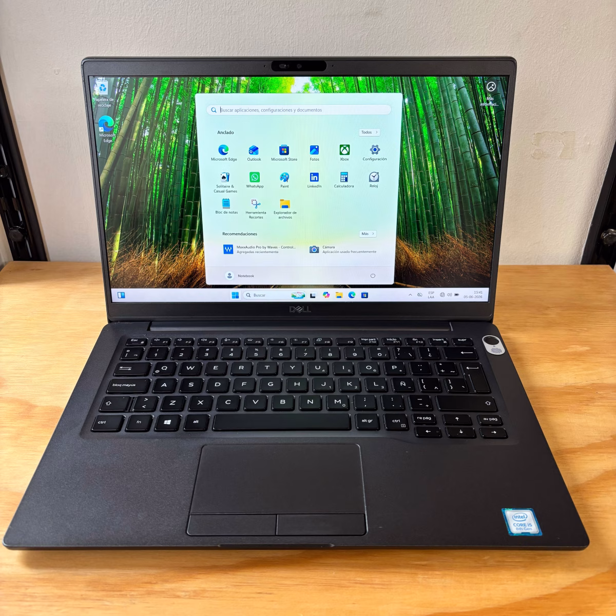 Notebook Dell Latitude 7400  | Core i5 8va Gen | 8GB Ram - Disco 240GB SSD Alta Velocidad - Retroiluminado | RENOVADO - Imagen 3